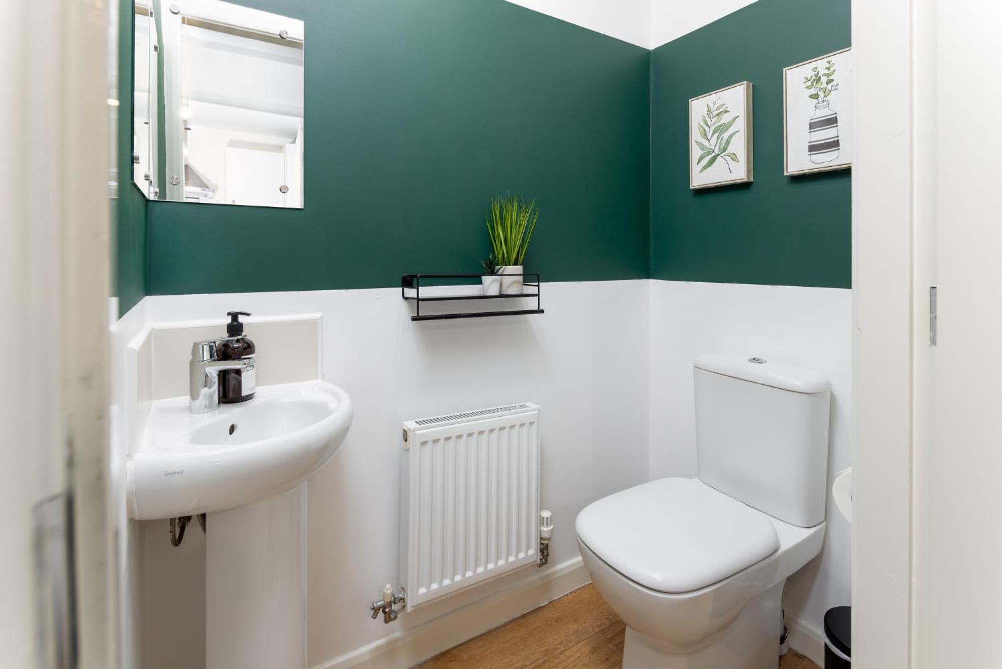 Holiday home Modern 2-bed Townhouse In Kirkdale *
