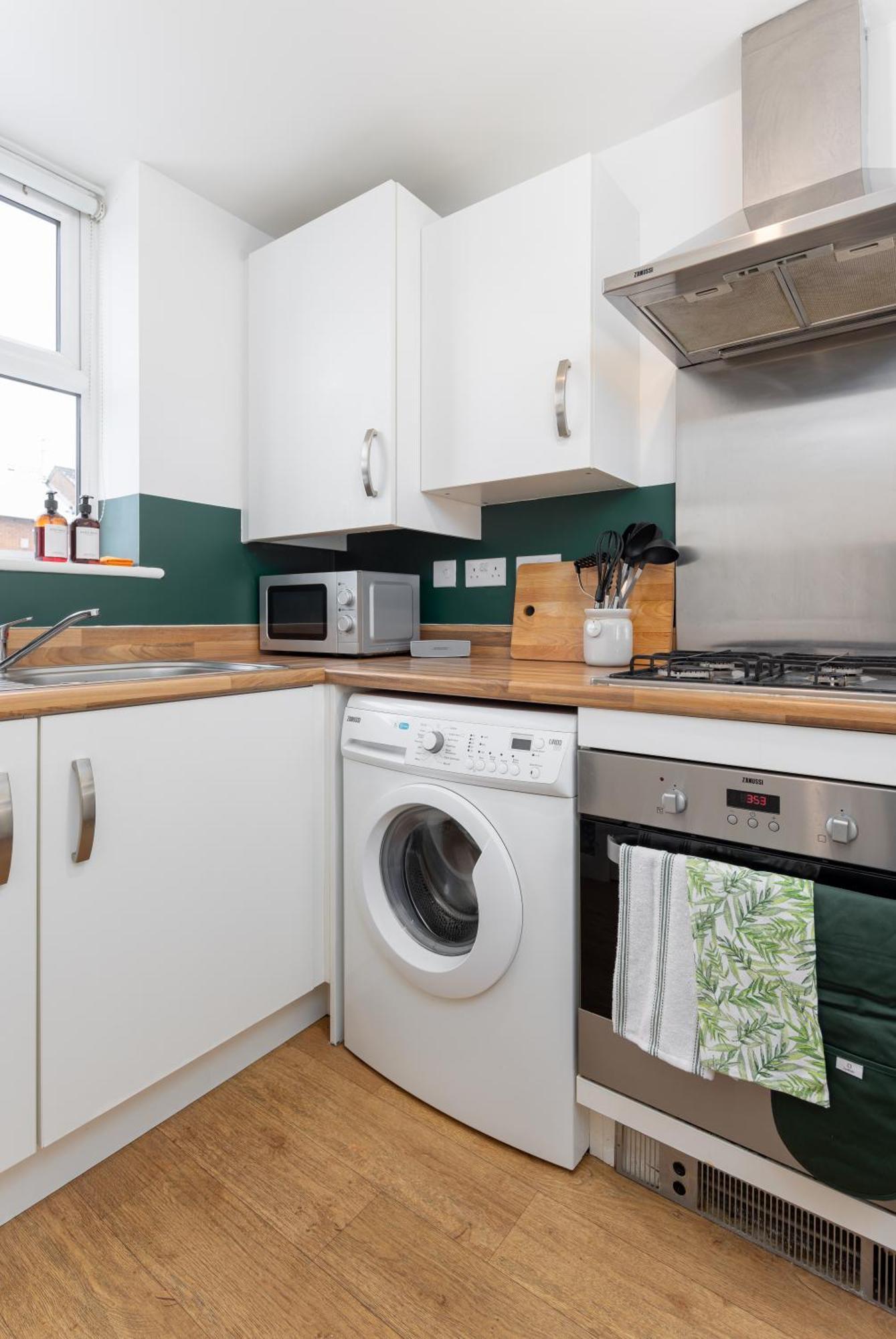 Modern 2-bed Townhouse In Kirkdale Holiday home Liverpool