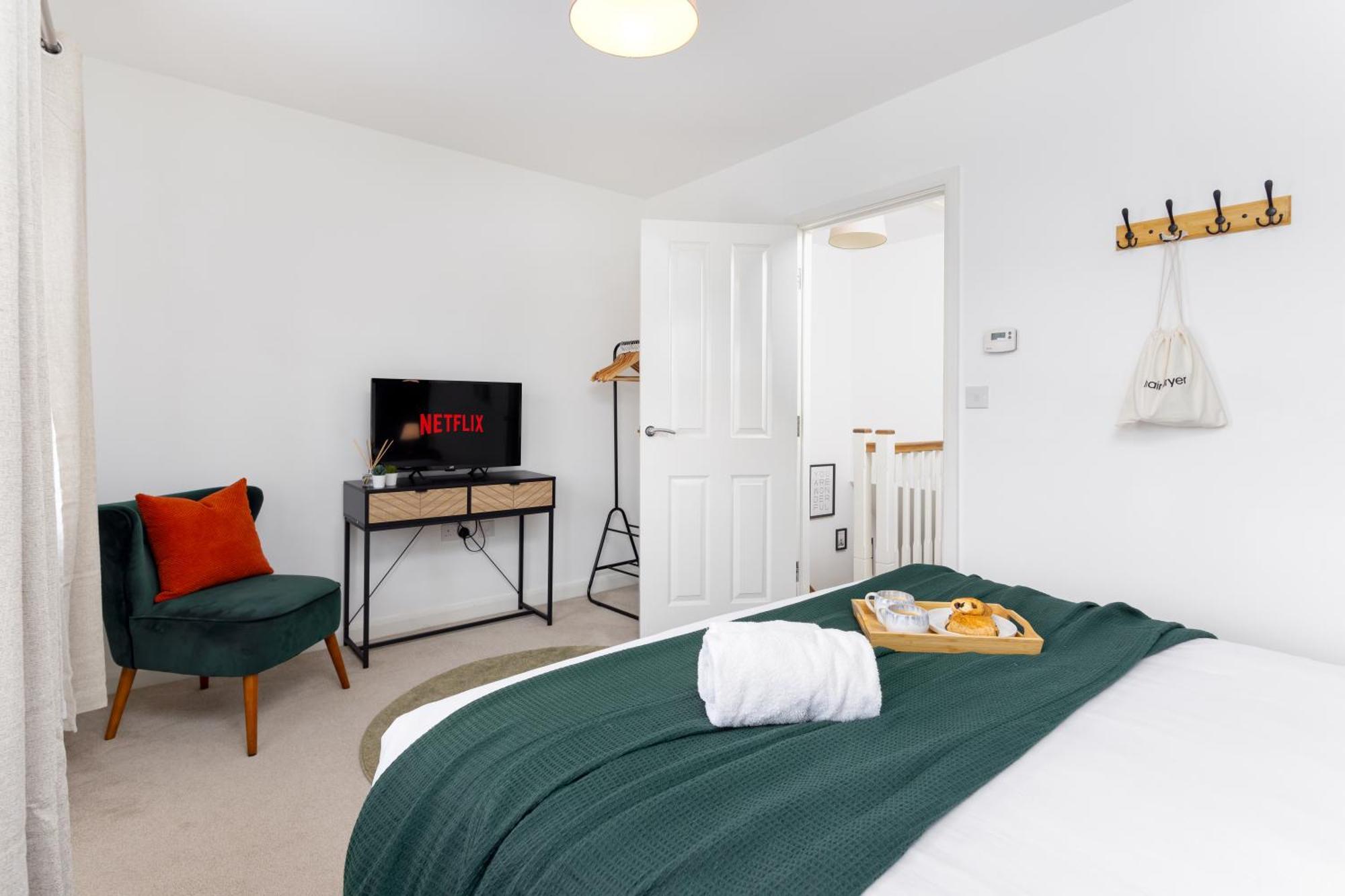 Modern 2-bed Townhouse In Kirkdale Holiday home